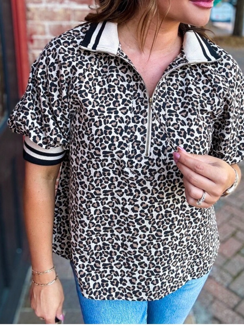 Entro Quinn animal print popover top, size M